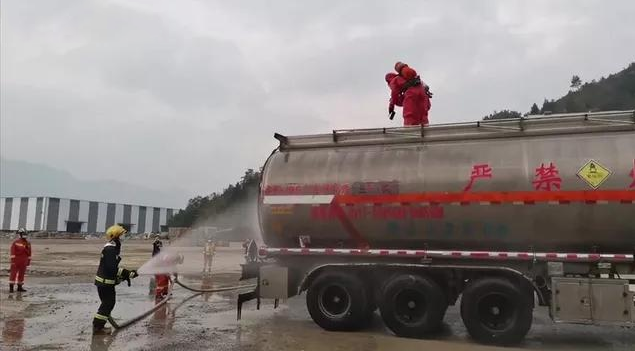 四川油罐車(chē)爆炸事故