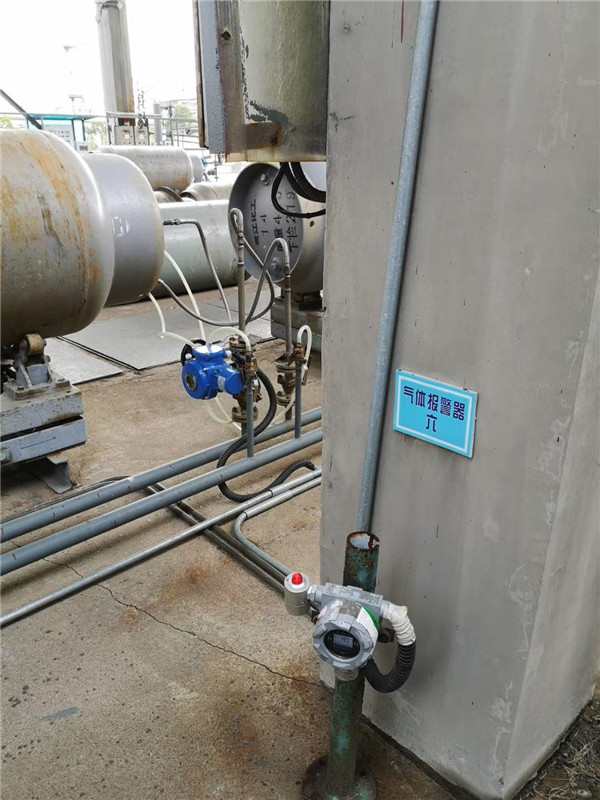 化工廠氣體檢測儀安裝現(xiàn)場