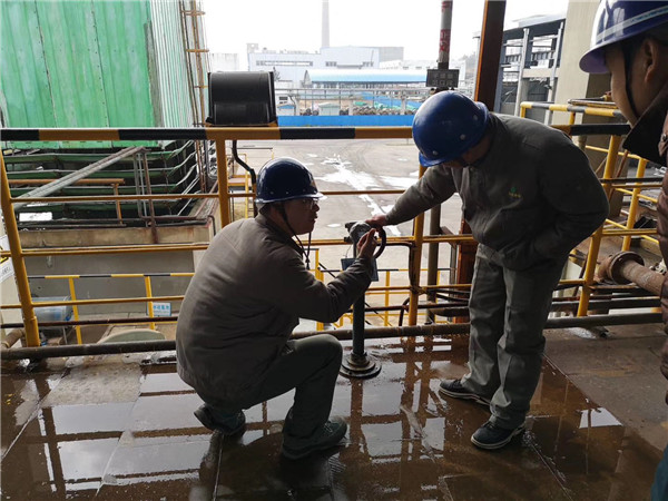 化工廠氣體檢測儀安裝現(xiàn)場