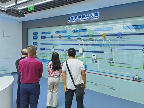 深國安拜訪領(lǐng)航企業(yè)學(xué)習(xí)交流