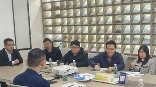 深國安領(lǐng)導(dǎo)座談交流